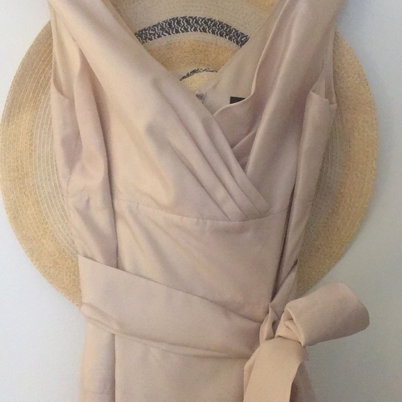 Dress - Picture 4 of 4